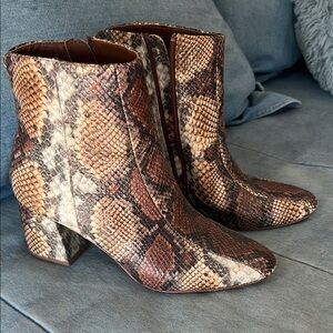 Chinese Laundry boot